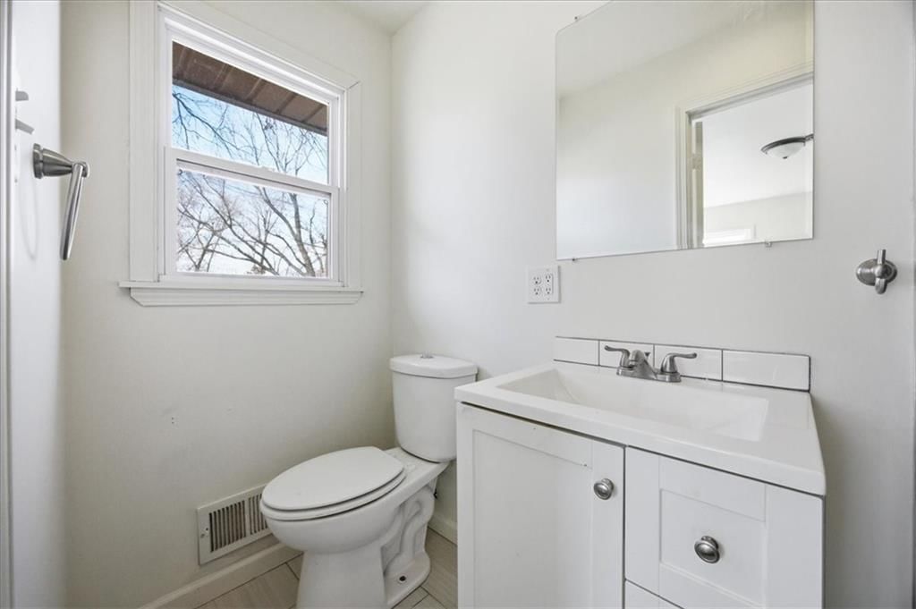 8121 Lydia Avenue — photo 10