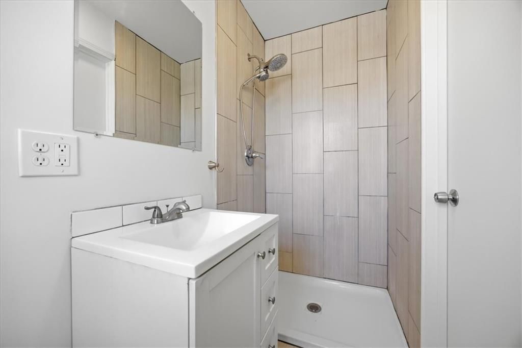 8121 Lydia Avenue — photo 11