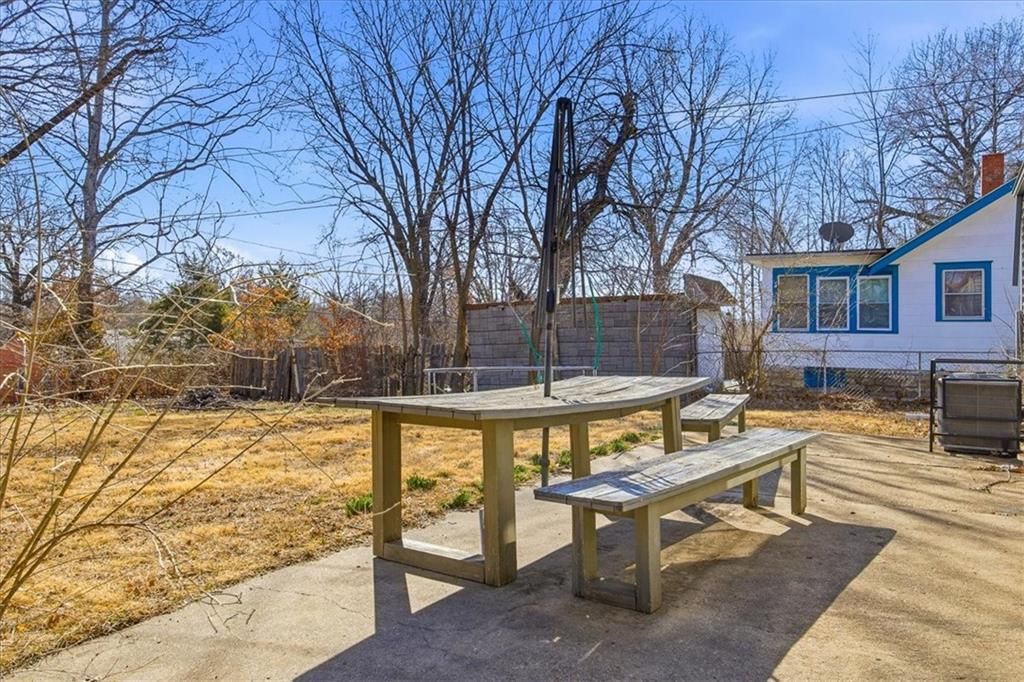 8121 Lydia Avenue — photo 22