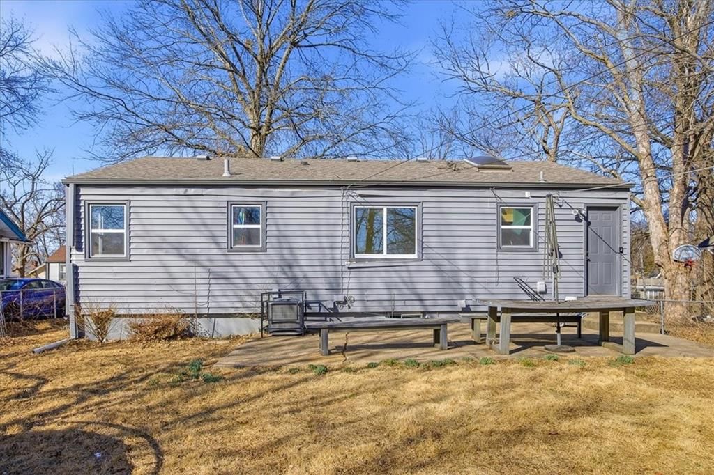 8121 Lydia Avenue — photo 24