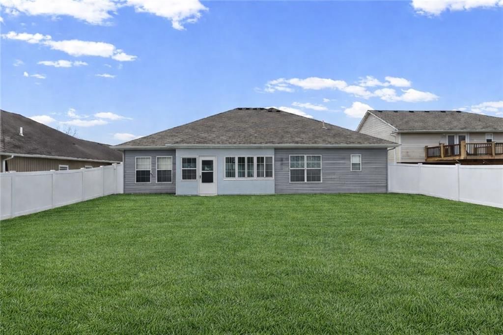 607 Oakmont Drive — photo 4