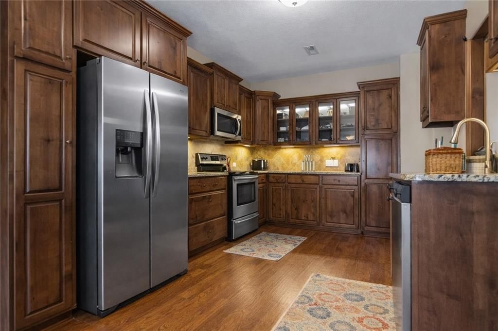 607 Oakmont Drive — photo 8