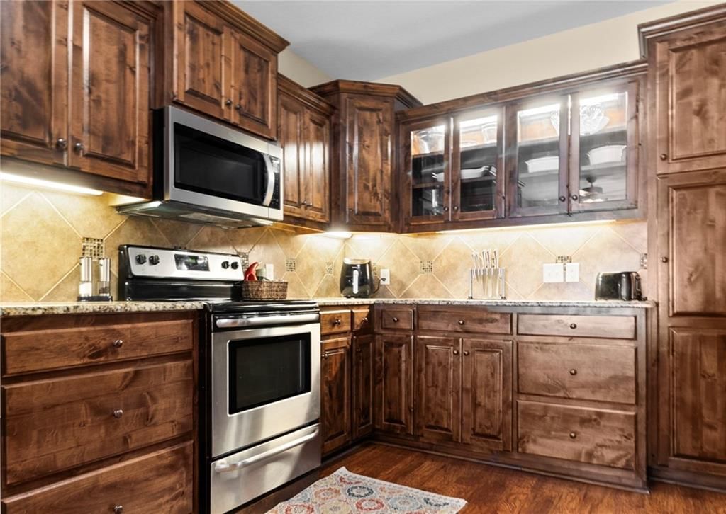 607 Oakmont Drive — photo 9