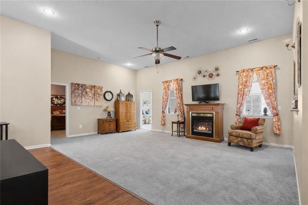 607 Oakmont Drive — photo 11