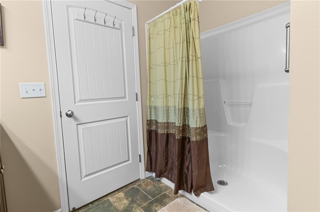 607 Oakmont Drive — photo 15