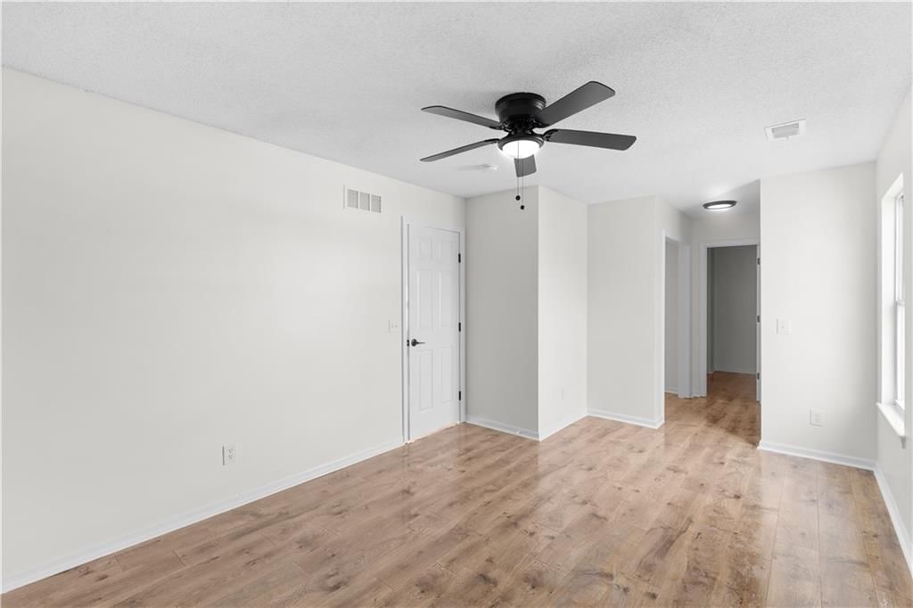 1116 E 77th Terrace — photo 13