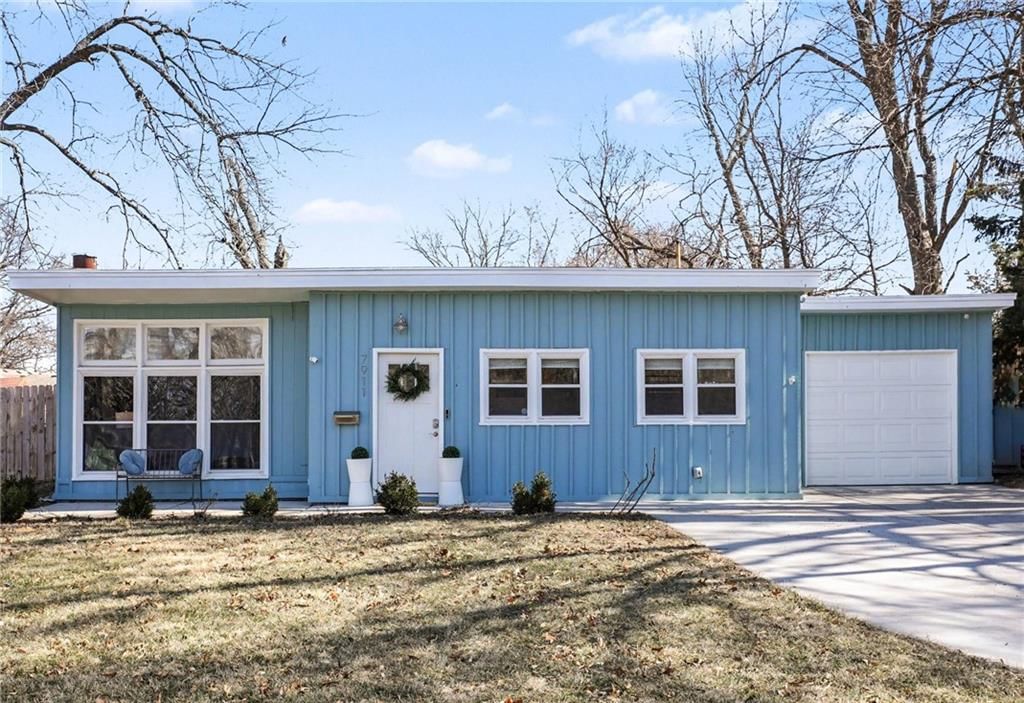 7911 Antioch Road, Overland Park, KS