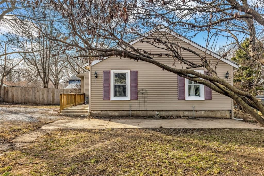 1124 S Haden Street, Independence, MO