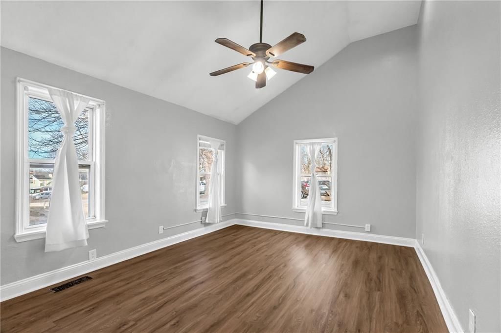 1124 S Haden Street — photo 9
