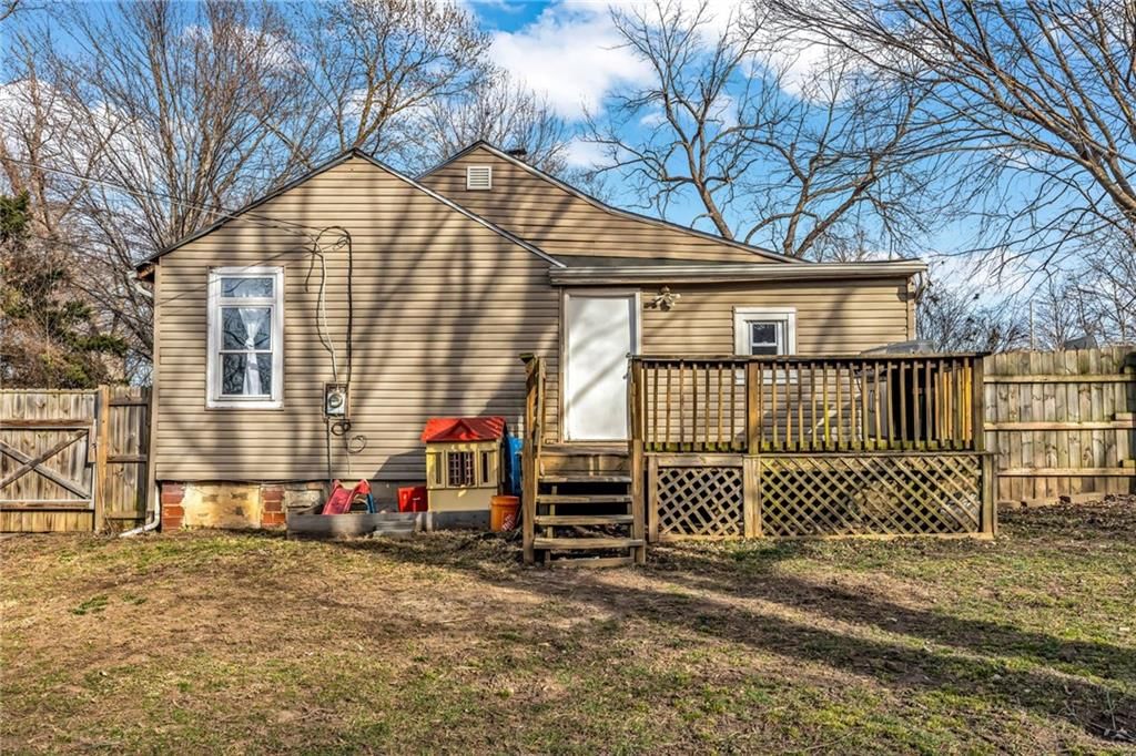 1124 S Haden Street — photo 17
