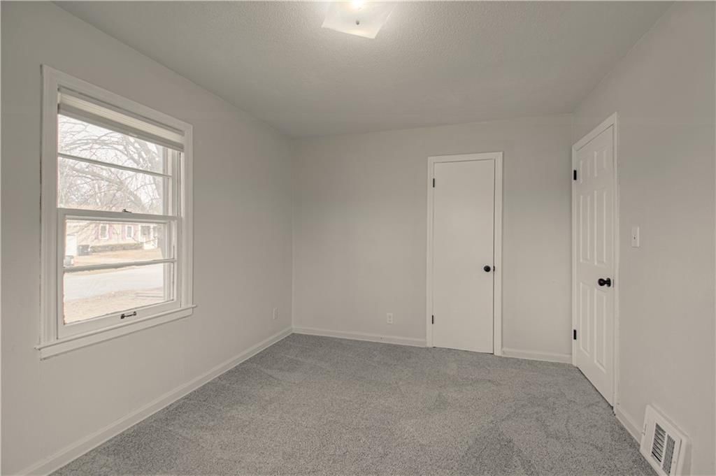 10409 E 26th Street S — photo 10
