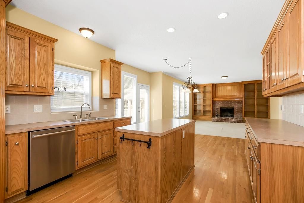 20907 W 53rd Terrace — photo 5