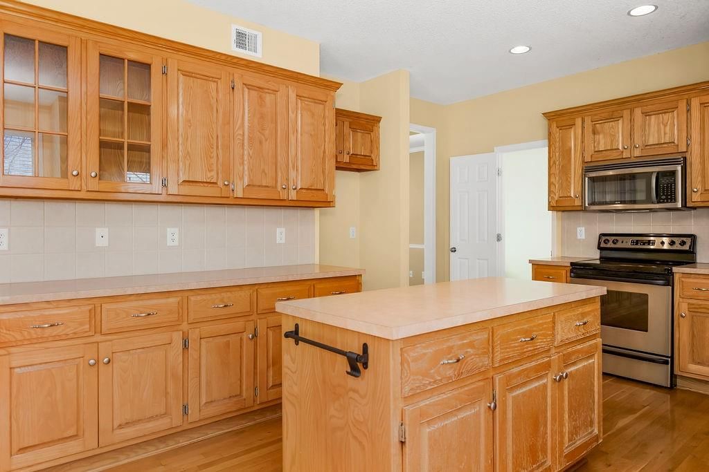 20907 W 53rd Terrace — photo 8