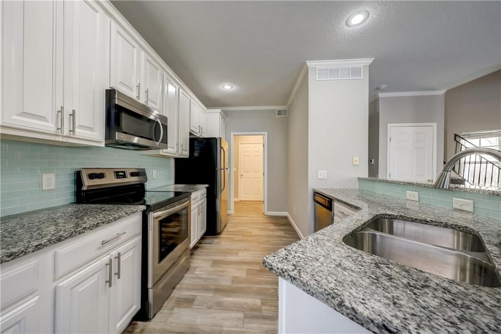 9135 Boehm Drive — photo 10