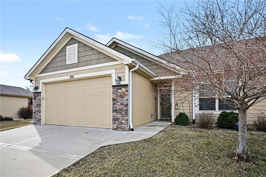 205 Ashmont Drive — photo 4