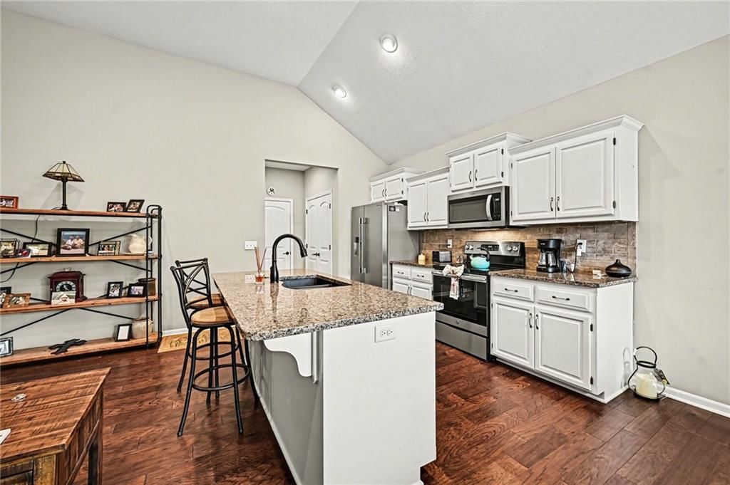 205 Ashmont Drive — photo 10