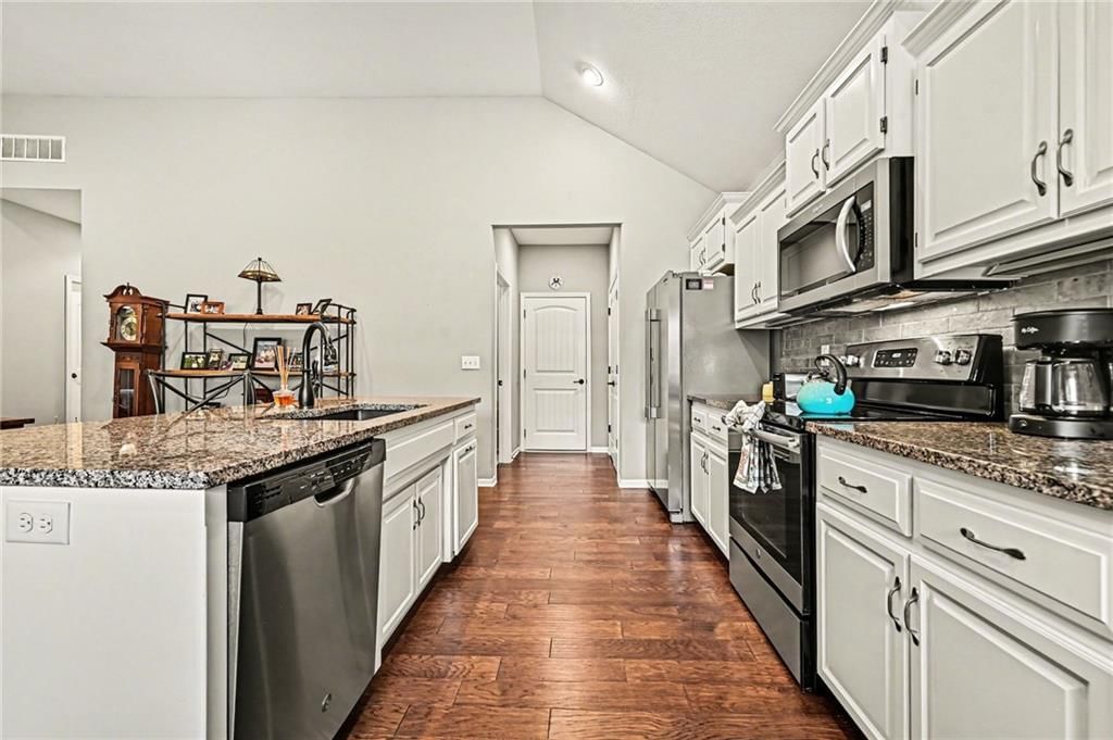 205 Ashmont Drive — photo 12