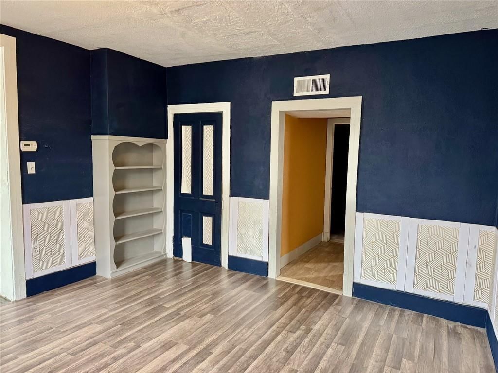 1410 Broadway Avenue — photo 6