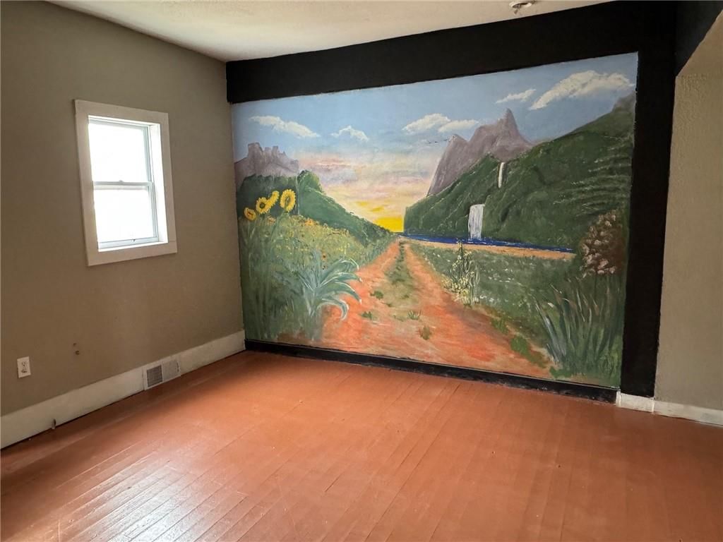 1410 Broadway Avenue — photo 17