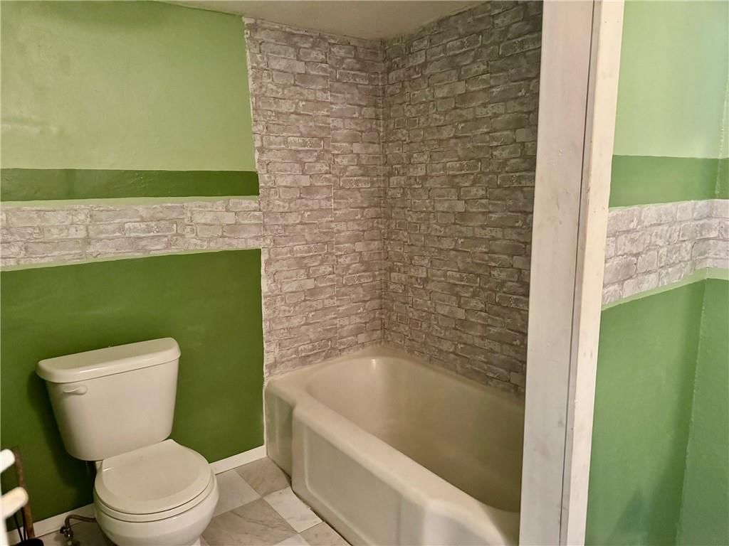 1410 Broadway Avenue — photo 19
