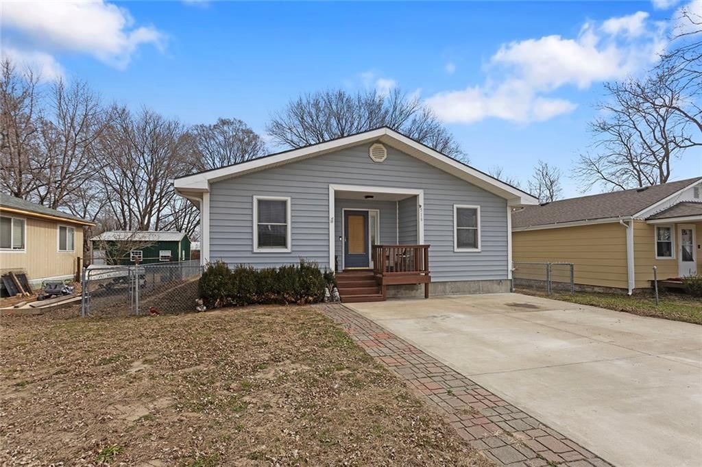 516 Park Street, Linwood, KS