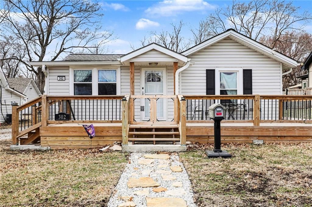 302 NE Green Street, Lee's Summit, MO