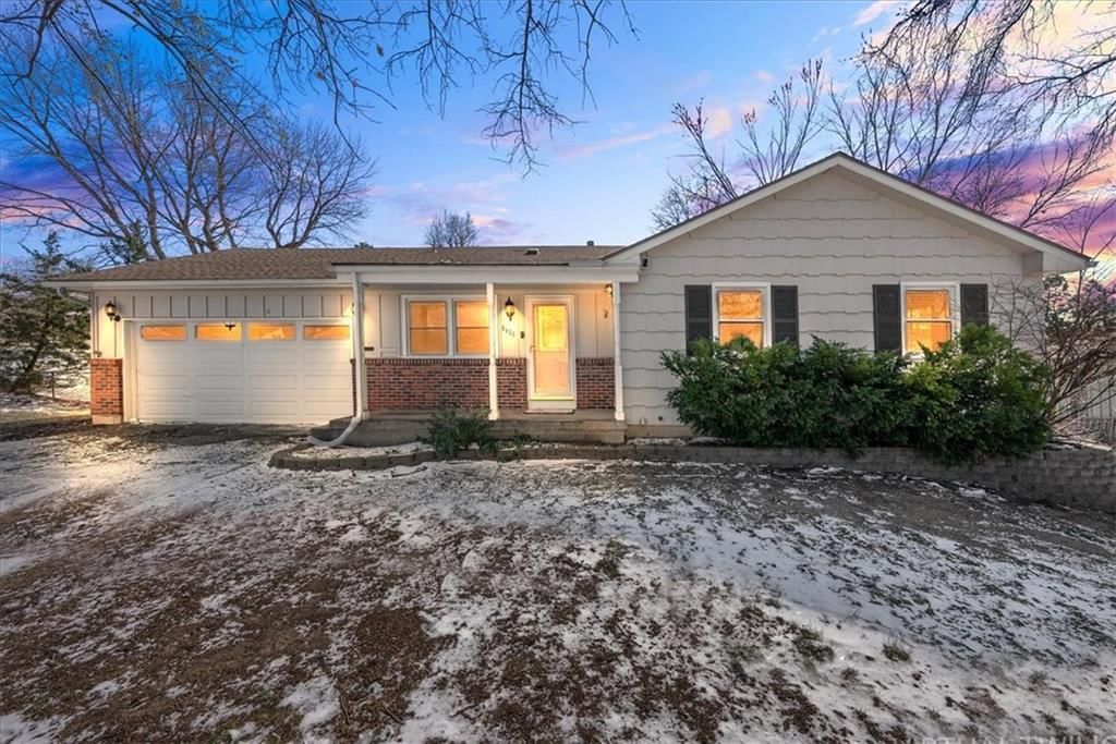 9421 Mackey Street, Overland Park, KS