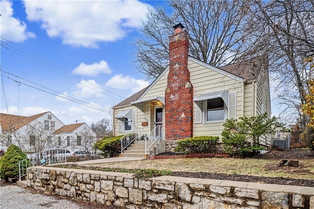 2208 W 48 Street — photo 3