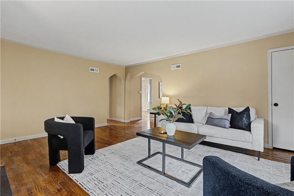2208 W 48 Street — photo 7