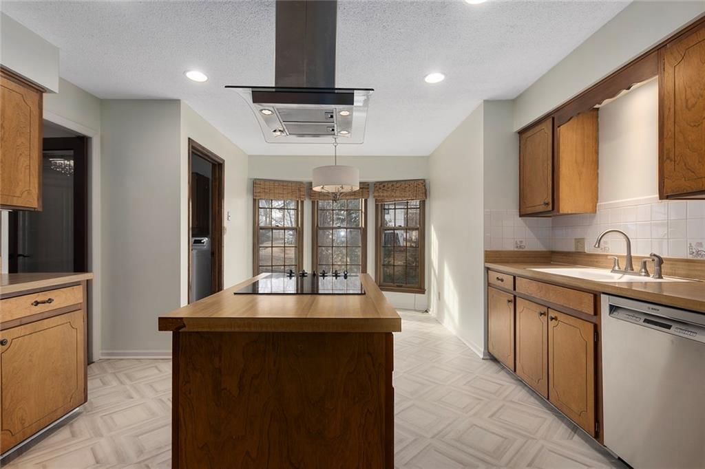 3401 E 105th Terrace — photo 11