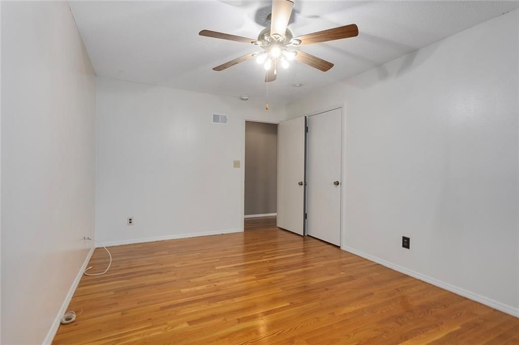 3401 E 105th Terrace — photo 16