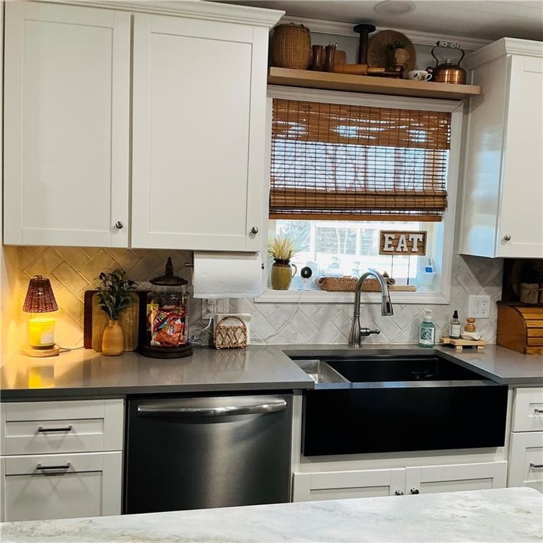 22554 Robertson Road — photo 35