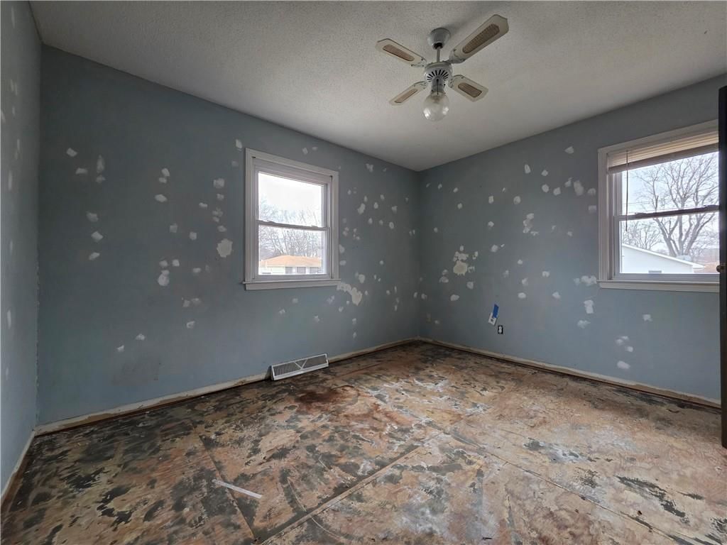 1804 S Benton Avenue — photo 16