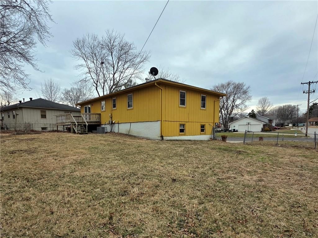 1804 S Benton Avenue — photo 30
