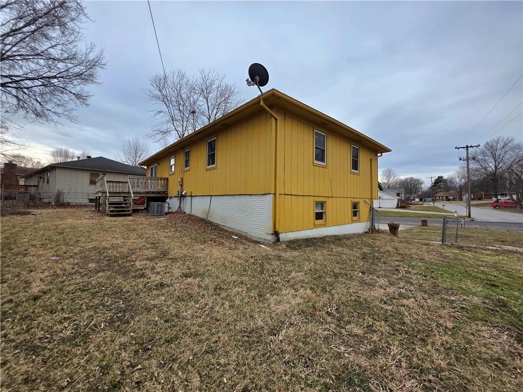 1804 S Benton Avenue — photo 31