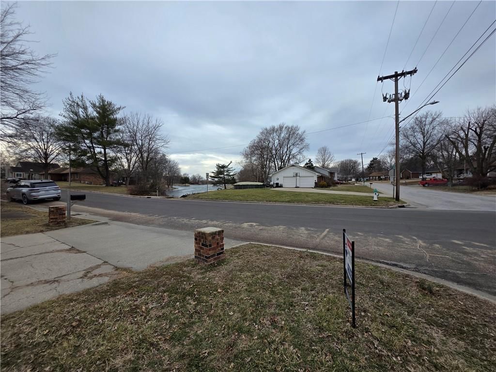 1804 S Benton Avenue — photo 34
