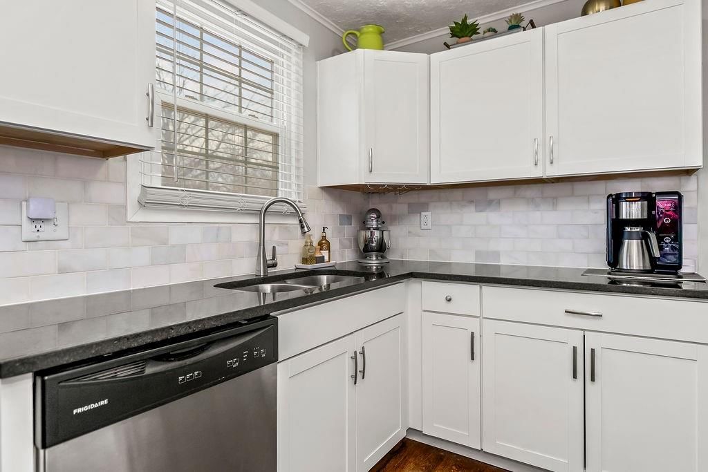 5010 Briar Street — photo 9