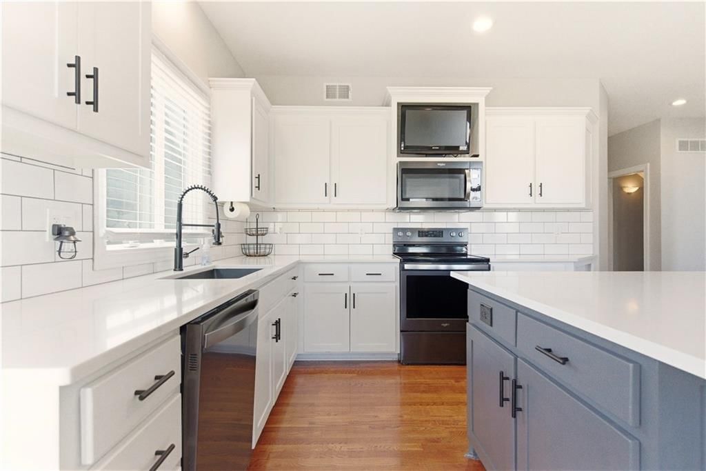 21030 W 224th Street — photo 11