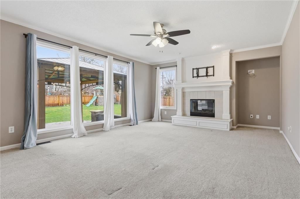 16720 W 155TH Terrace — photo 5