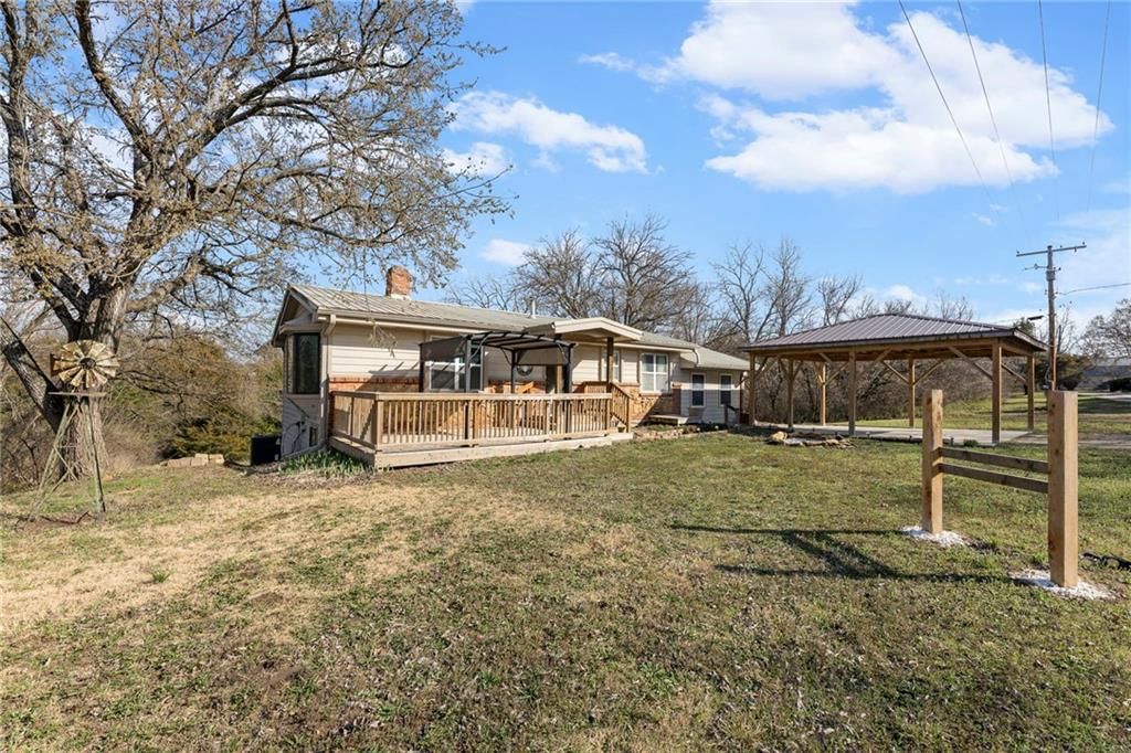 4440 Lakeside Drive — photo 4