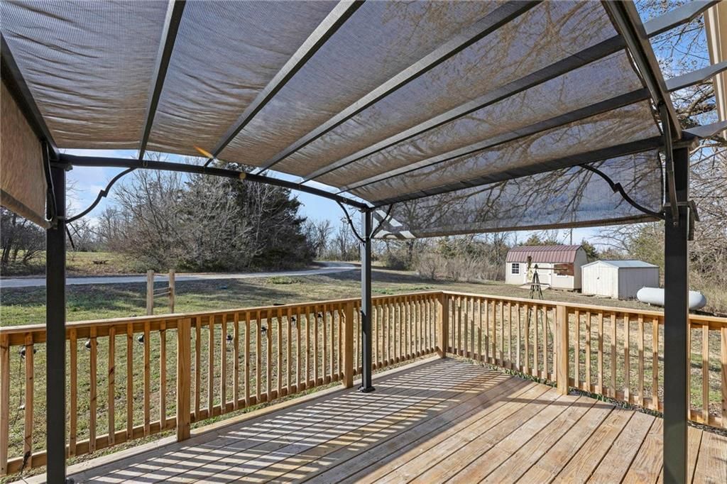4440 Lakeside Drive — photo 6