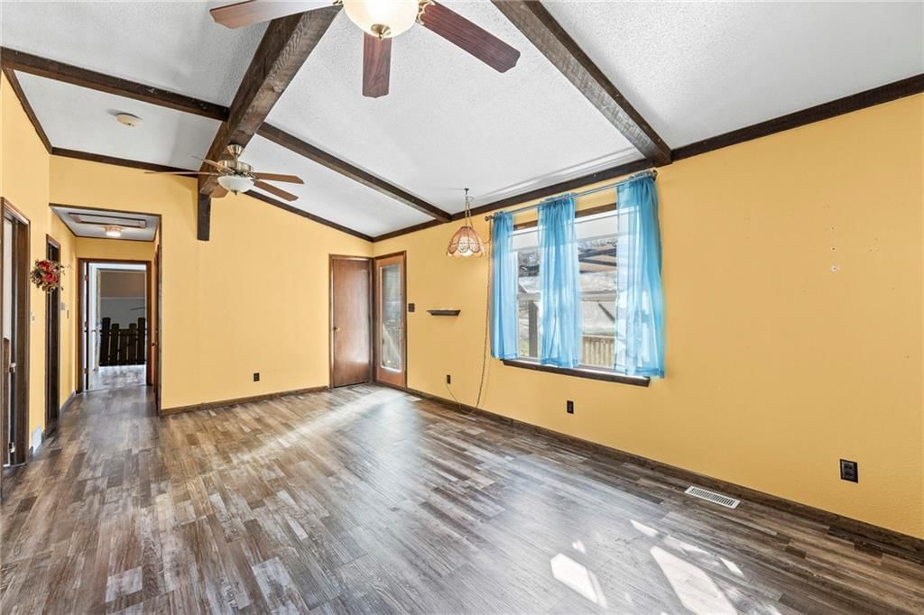 4440 Lakeside Drive — photo 7
