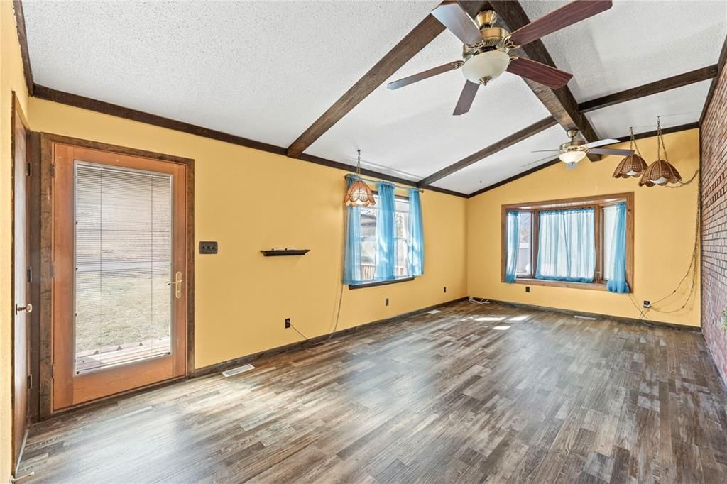 4440 Lakeside Drive — photo 8