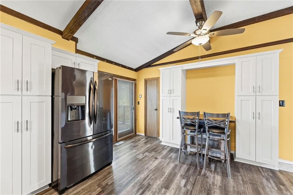 4440 Lakeside Drive — photo 14