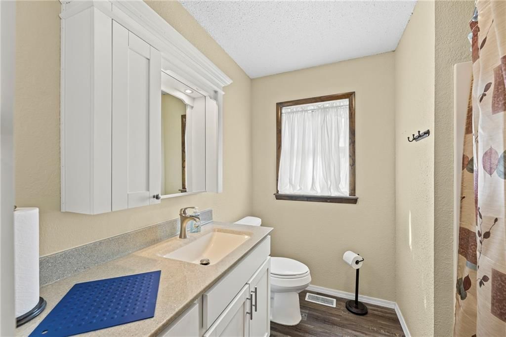 4440 Lakeside Drive — photo 19