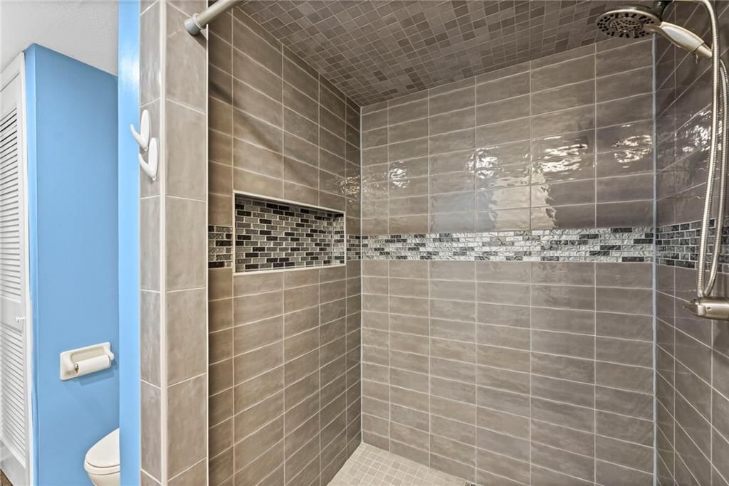 4440 Lakeside Drive — photo 32