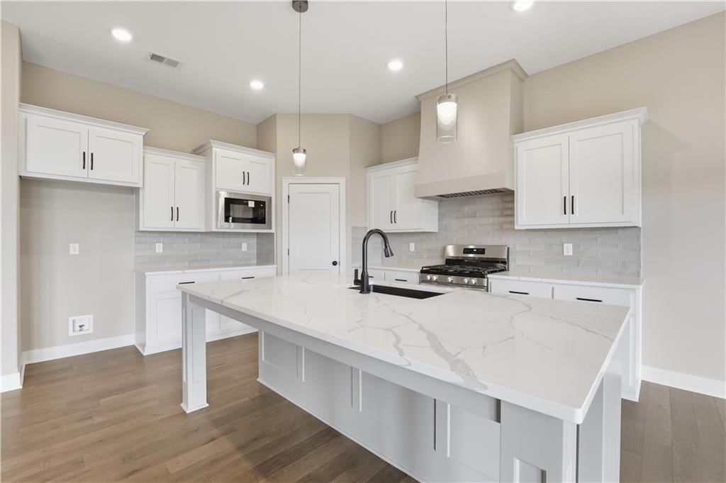 10511 N Liberty Street — photo 24