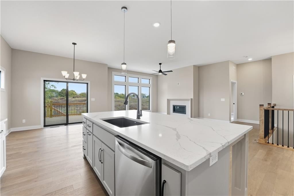 10511 N Liberty Street — photo 28