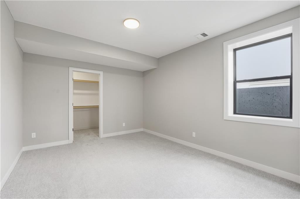 10511 N Liberty Street — photo 40