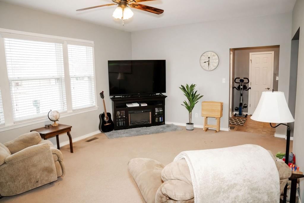 2408 Crawford Avenue — photo 7